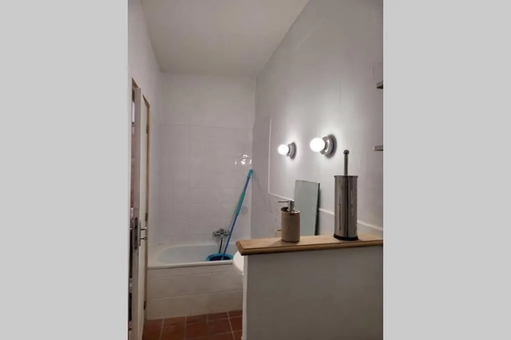 Maisonnette De Charme Ideale Au Calme Intra Muros-1